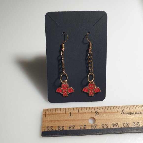 Red Bat Chain Dangle Earrings Halloween Goth Novelty Lightweight Hooks Vampire - Picture 3 of 4